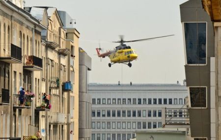 Супер-кондиционер пролетел над центром Варшавы